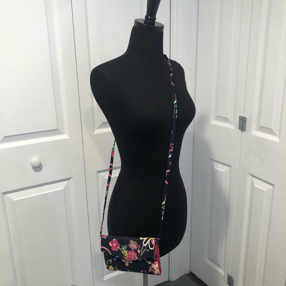 Vera Bradley quilted navy blue floral pattern wallet/purse strap.